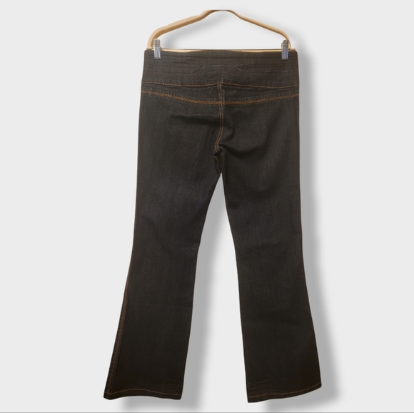 Foxy Jean's Retro Style - Picture 3 of 7